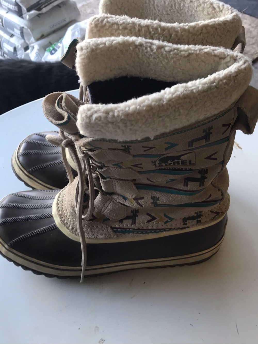 SOREL Deer Caribou Print Waterproof Women's Boots sz 9 Graphic Brown aztec Lace
